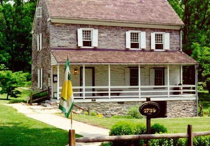 Springhill Hotel 3*
